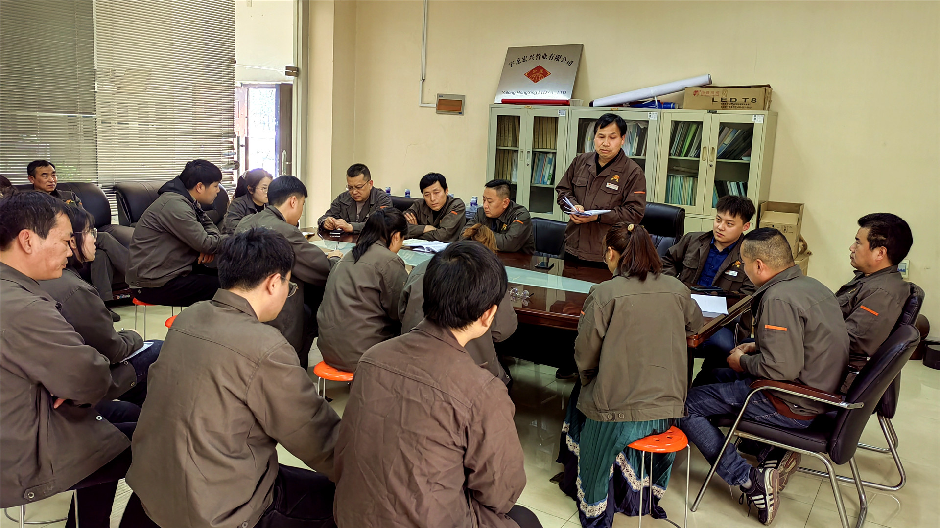 學(xué)習(xí)企業(yè)文化，傳承宇龍精神 (2)_副本.jpg