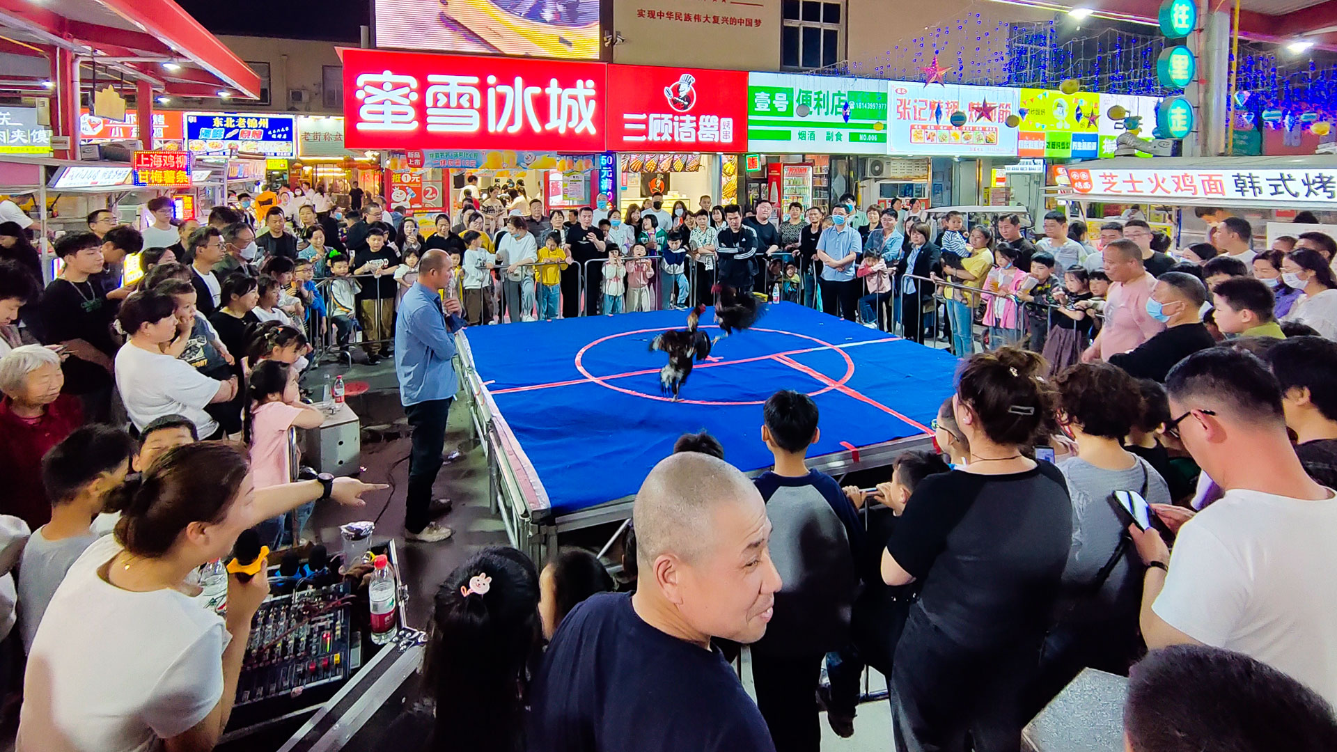 百貨公司：“五一”堅守崗位，護航假期圖三.jpg